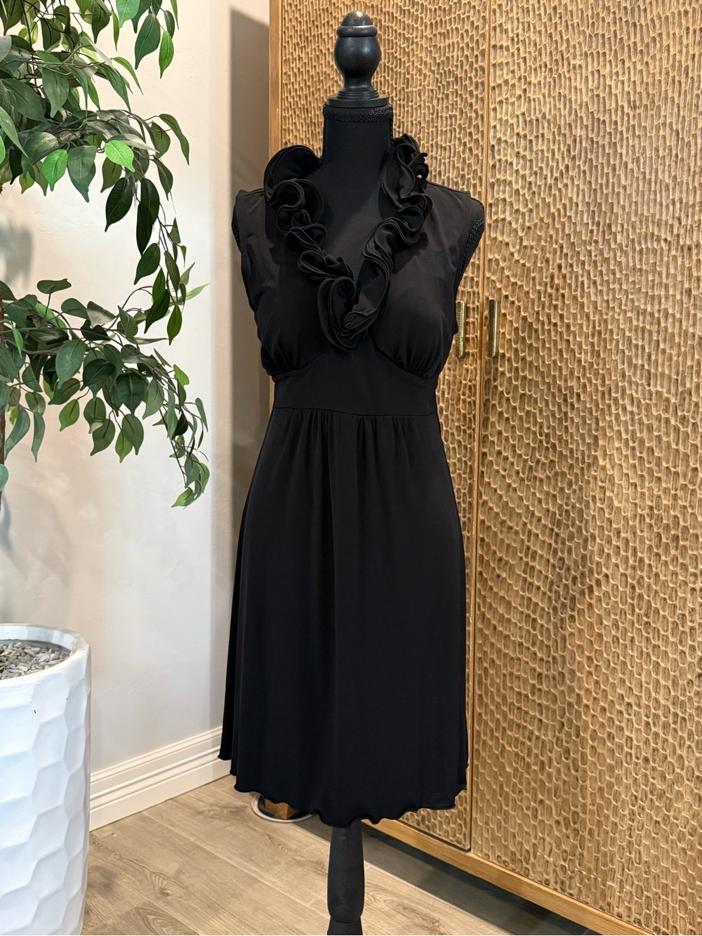 B Wear by BCBR California Women’s Dress Black Solid Fit & Flare Ruffle Large